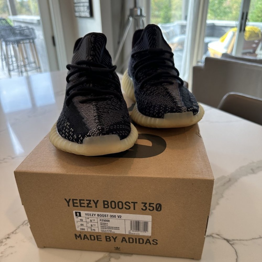 YEEZY BOOST 350 V2 'CARBON' – SIZE US 10 M